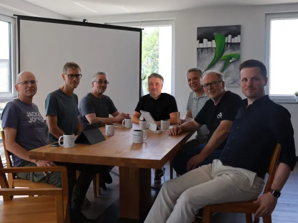 Das Management-Team von SmartConData im Büro
